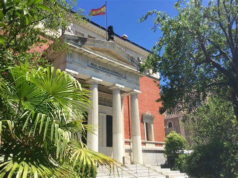 real academia espanola in english